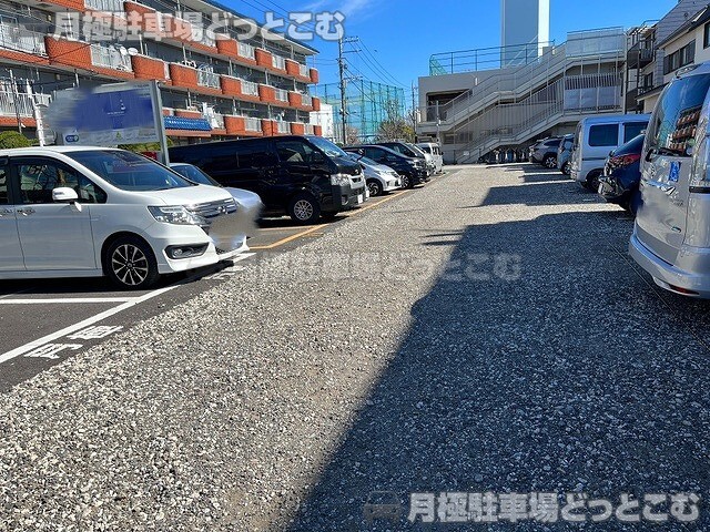 板橋区高島平8丁目30-12の月極駐車場7