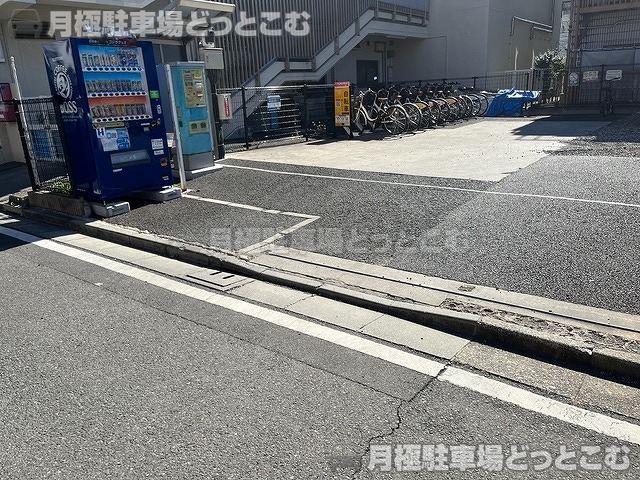 板橋区高島平8丁目30-12の月極駐車場8