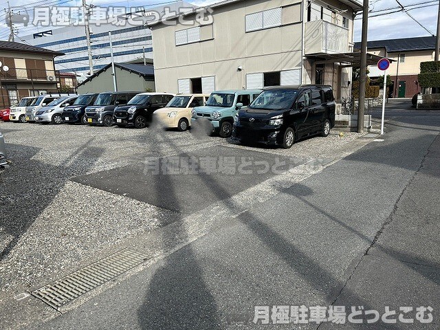 厚木市岡田4丁目14-15の月極駐車場6