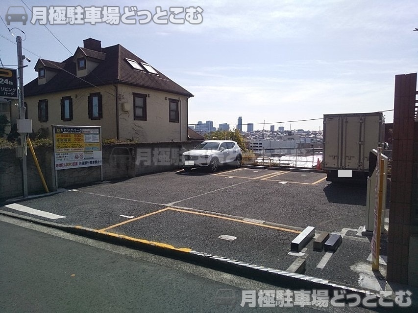 横浜市港北区篠原台町2-23の月極駐車場2