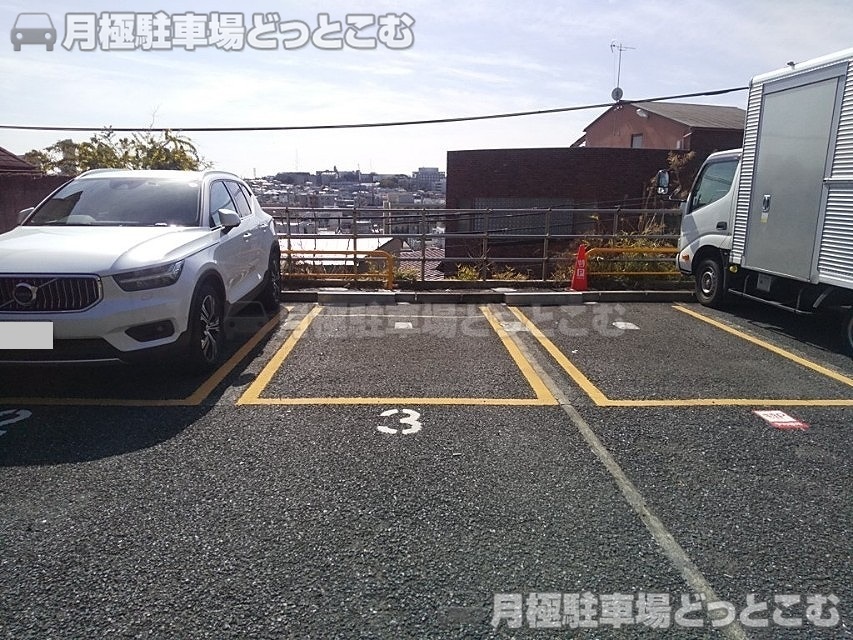 横浜市港北区篠原台町2-23の月極駐車場4
