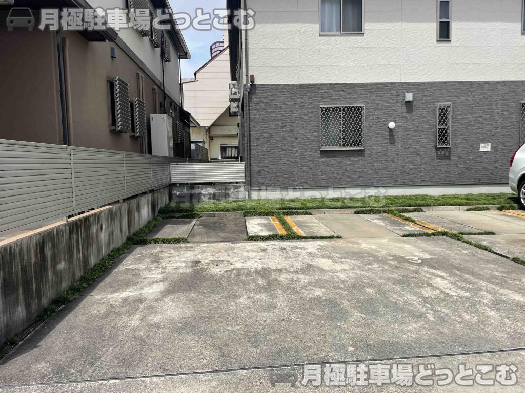 名古屋市中村区栄生町4-14の月極駐車場3
