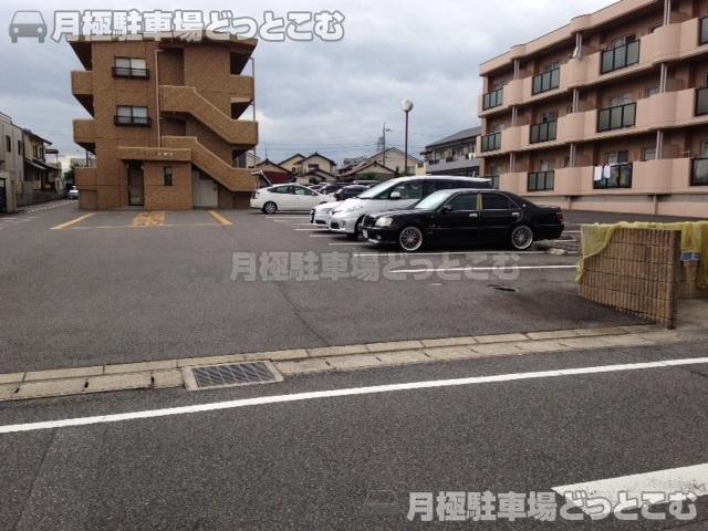 豊田市青木町2丁目109-4の月極駐車場2