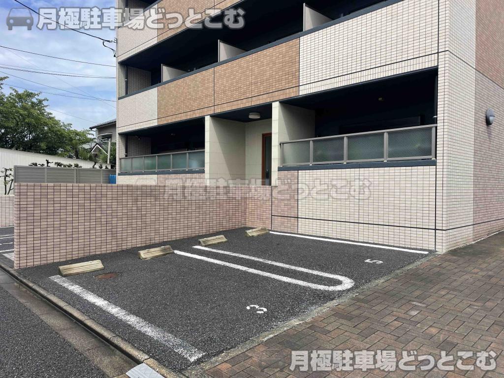 名古屋市中村区橋下町2-13の月極駐車場3