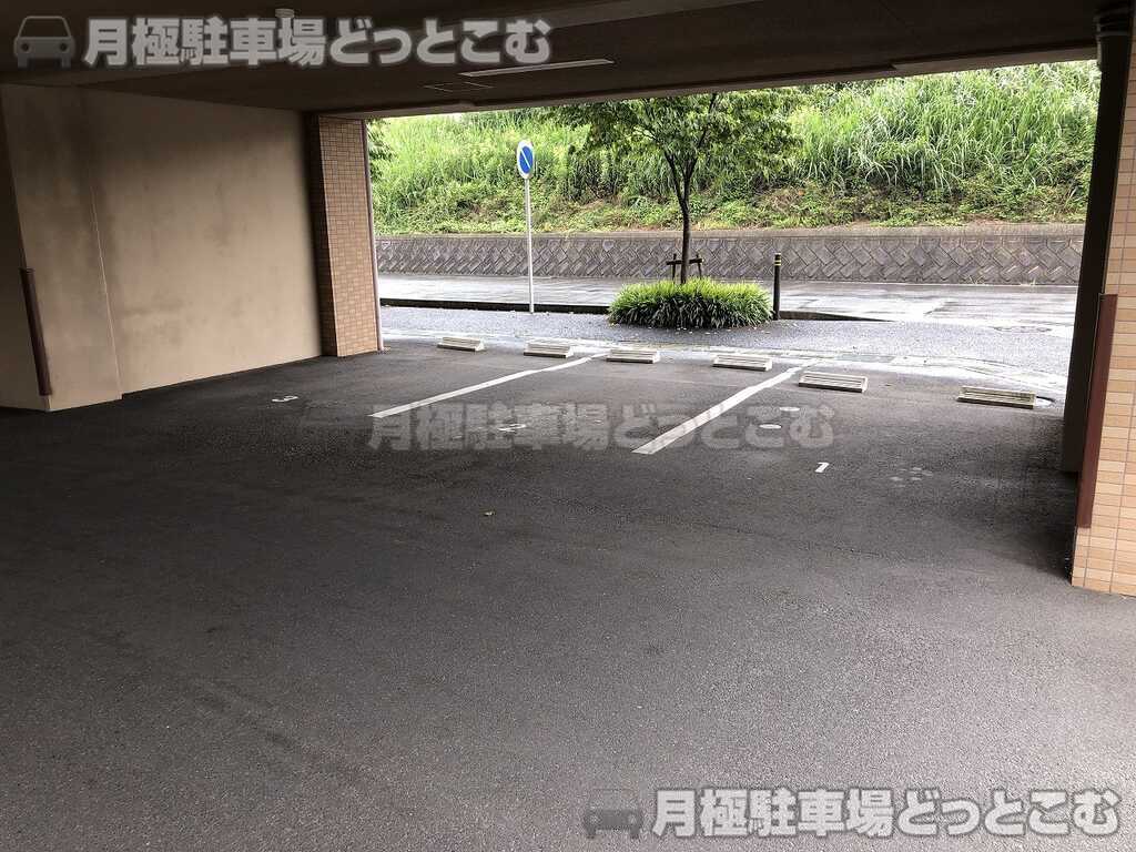 名古屋市西区中小田井4丁目285-1の月極駐車場2