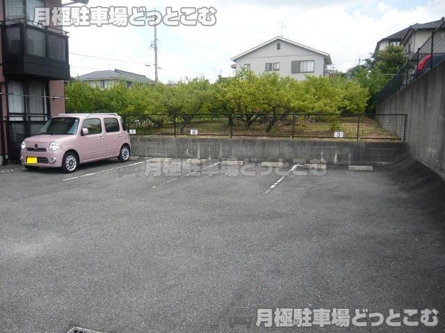 名古屋市天白区元植田2丁目1201の月極駐車場1