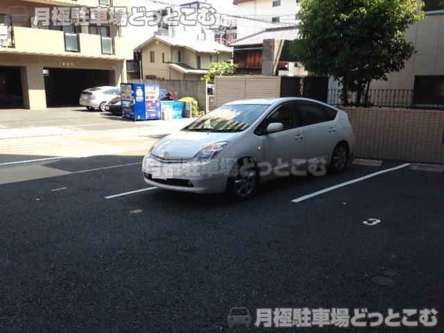 名古屋市中区富士見町7-12の月極駐車場2