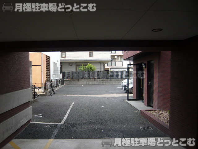 名古屋市東区新出来2丁目5-29の月極駐車場2