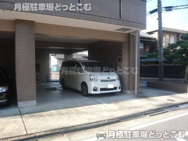 名古屋市中川区牛立町2丁目39の月極駐車場1