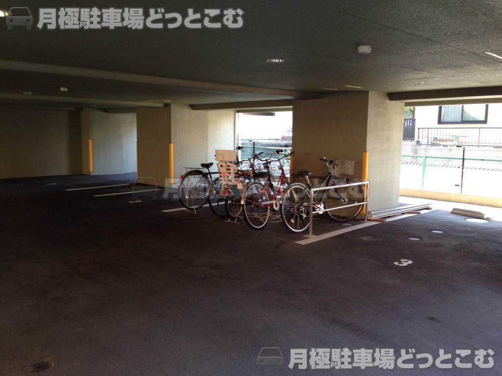 名古屋市中川区荒子1丁目179の月極駐車場3