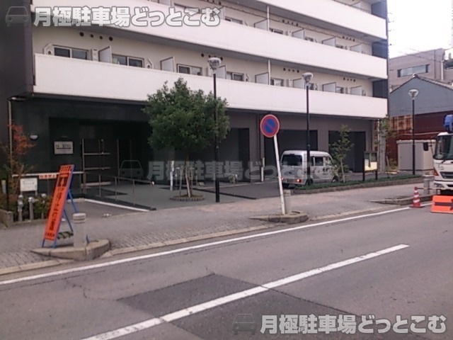 岡崎市材木町1-12-1の月極駐車場2