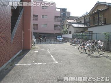 名古屋市瑞穂区洲雲町3丁目34-1.34-2の月極駐車場2
