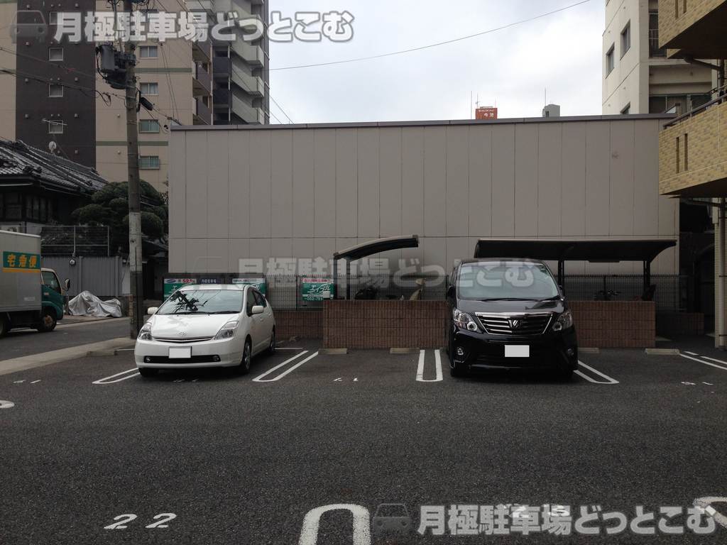 名古屋市千種区今池5丁目15-8の月極駐車場1