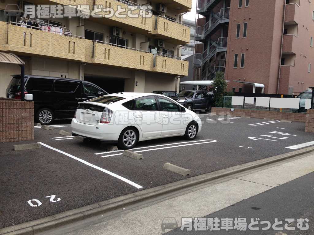 名古屋市千種区今池5丁目15-8の月極駐車場2