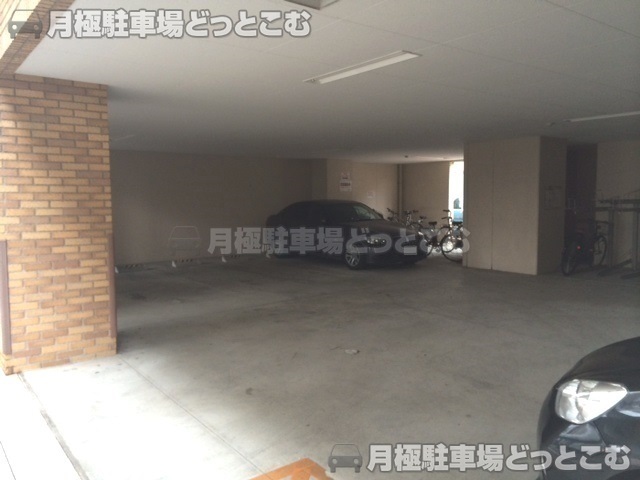 名古屋市西区幅下2丁目12.13の月極駐車場1