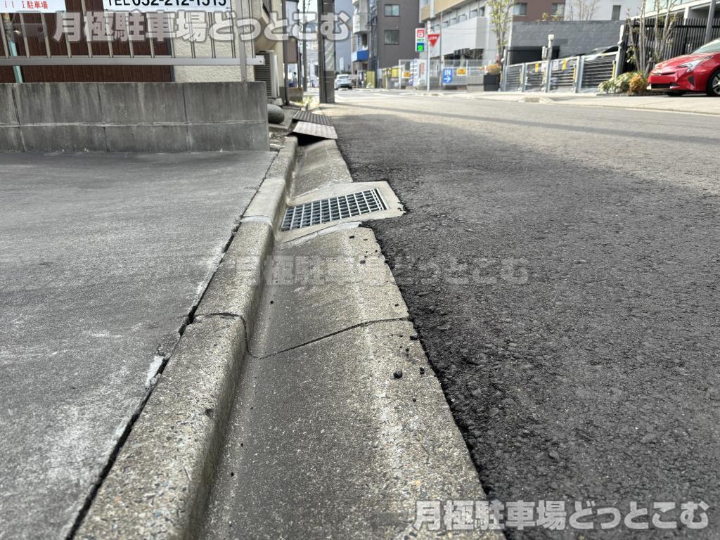 名古屋市中区平和2丁目12-4の月極駐車場4