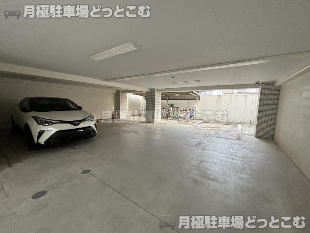 名古屋市中区平和2丁目12-4の月極駐車場5