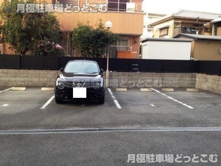 名古屋市中川区尾頭橋3丁目20-8の月極駐車場1