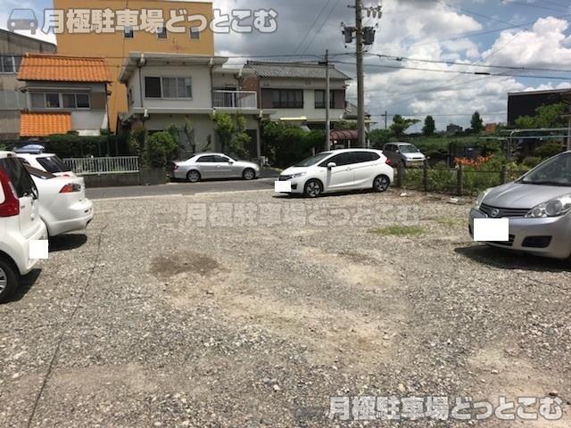 春日井市上ノ町1-136の月極駐車場2
