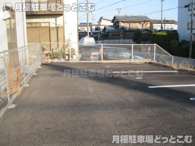 名古屋市名東区平和が丘5丁目66の月極駐車場2