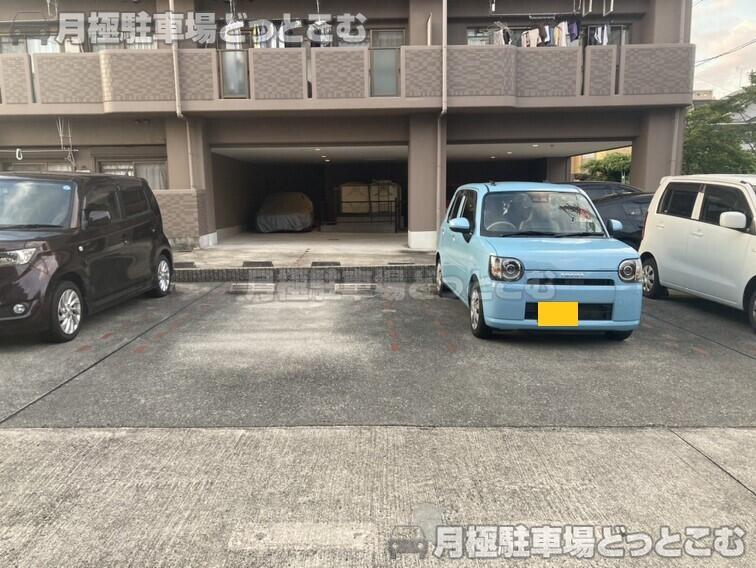 名古屋市中川区西日置2丁目1102-4の月極駐車場3