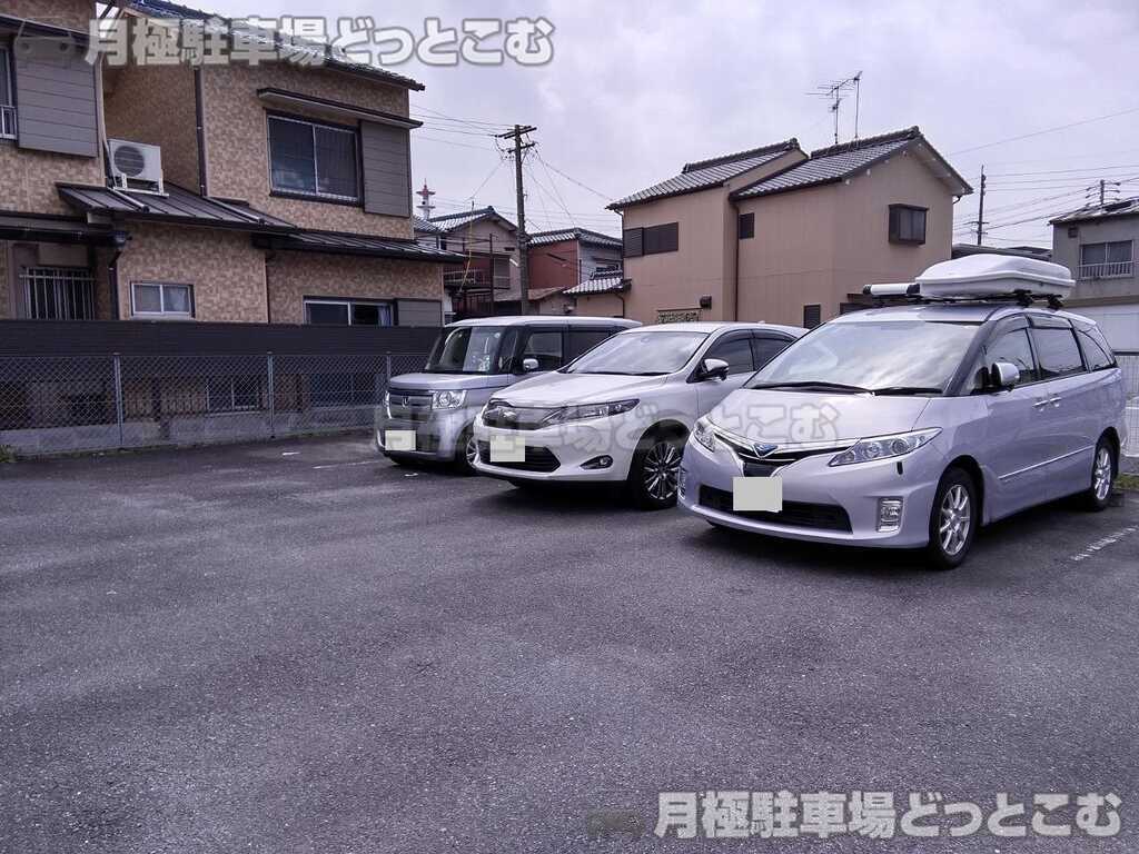 名古屋市中村区角割町4丁目34-1の月極駐車場3