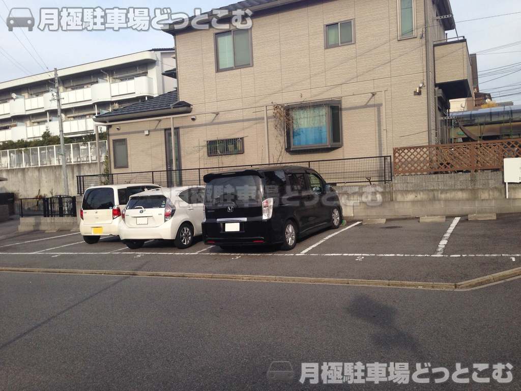 名古屋市北区上飯田東町2-201の月極駐車場3