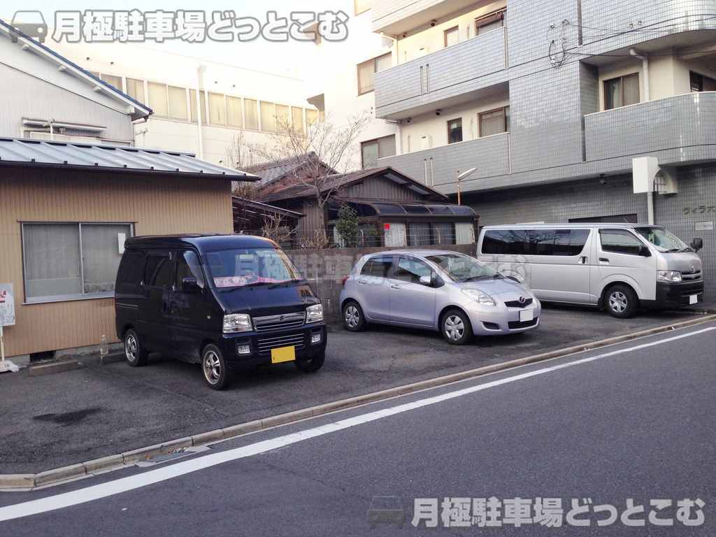 名古屋市西区幅下1丁目1024の月極駐車場3