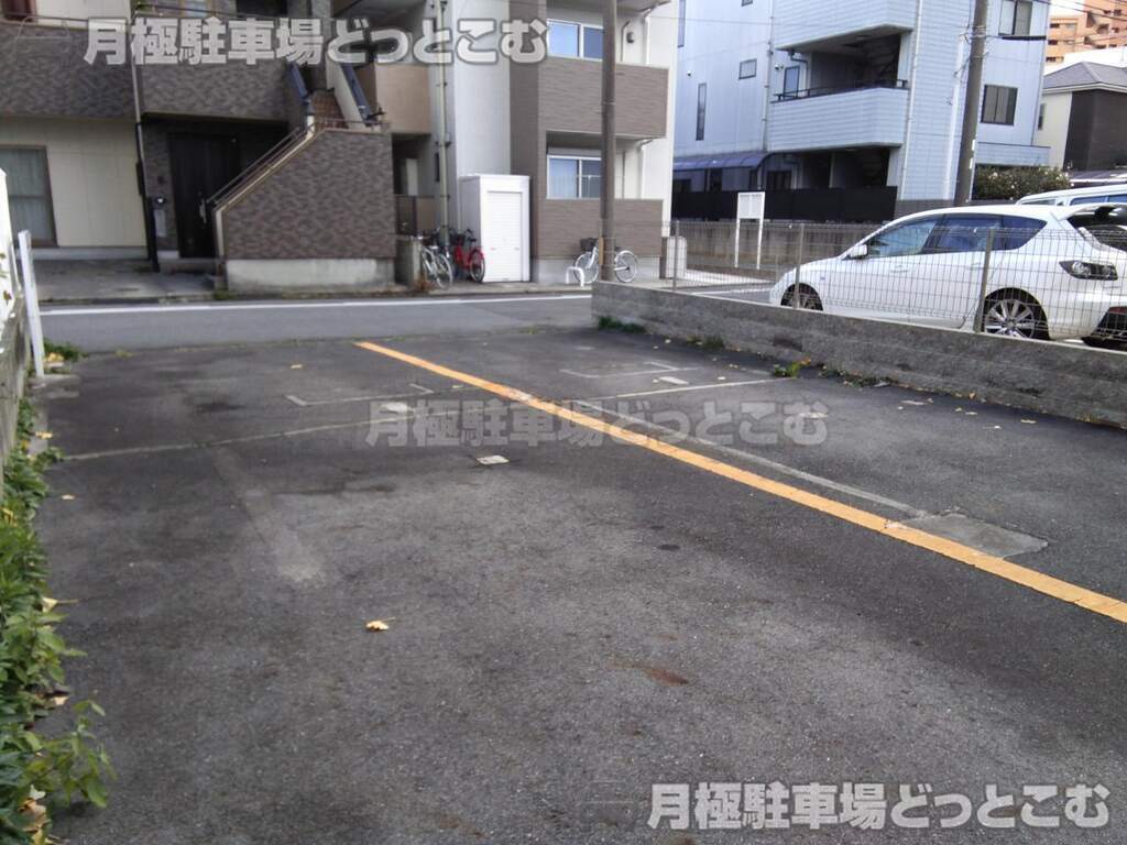 名古屋市北区辻本通3丁目17-3の月極駐車場3