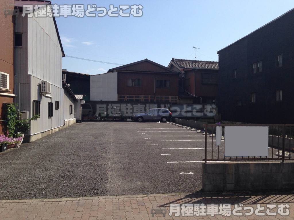 名古屋市中川区山王3丁目1116の月極駐車場1