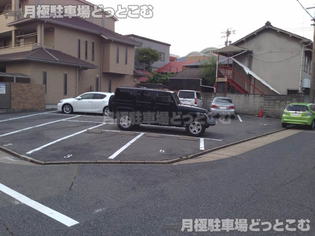 名古屋市西区城西1丁目13-3の月極駐車場3