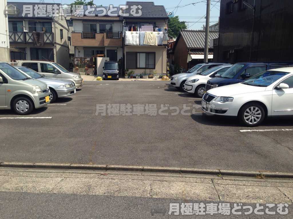 名古屋市北区柳原1丁目2102-1の月極駐車場1
