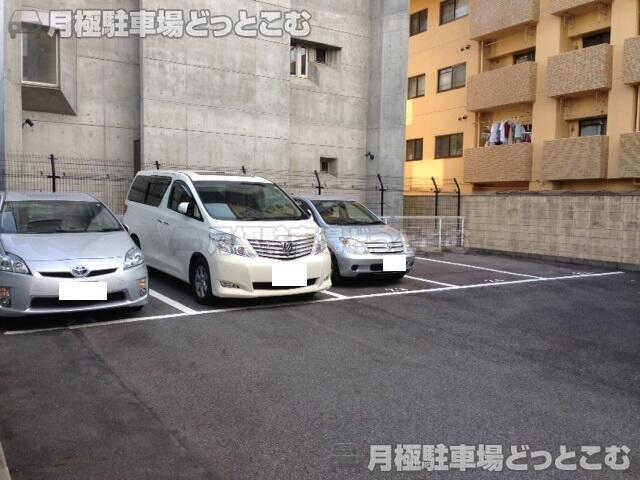 名古屋市中区平和2丁目1303、1304の月極駐車場2