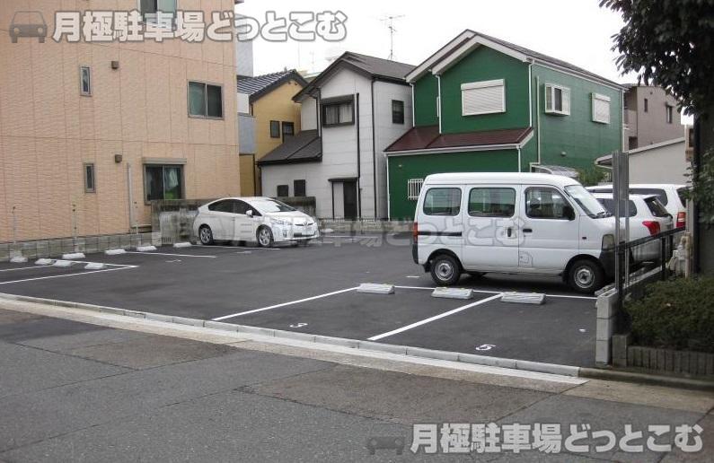 名古屋市千種区春里町1-31の月極駐車場3