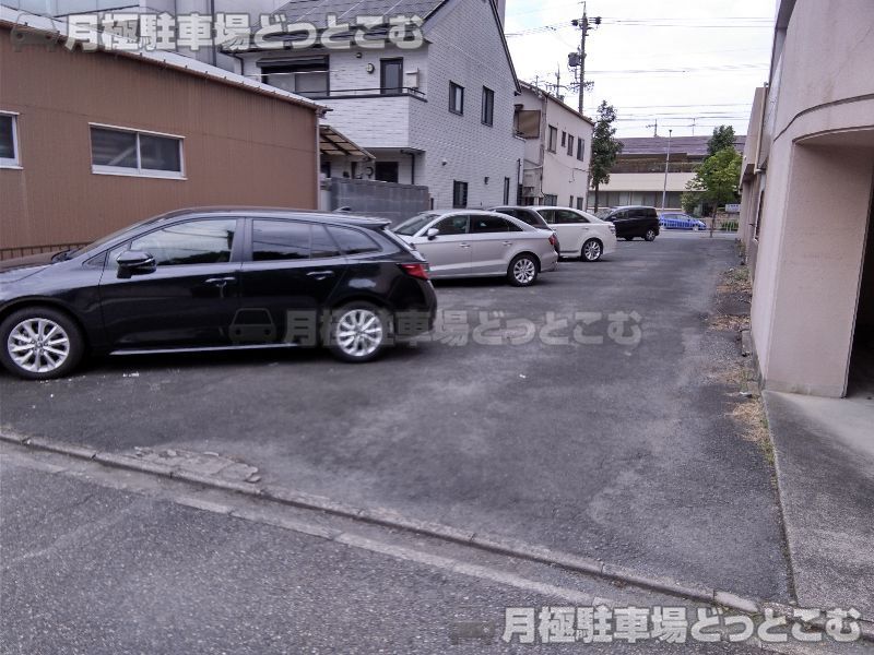 名古屋市昭和区広見町5丁目60-2の月極駐車場2