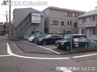 名古屋市中川区山王3丁目14-1の月極駐車場1