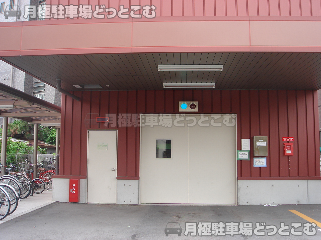 名古屋市中区千代田4丁目18番15号の月極駐車場3