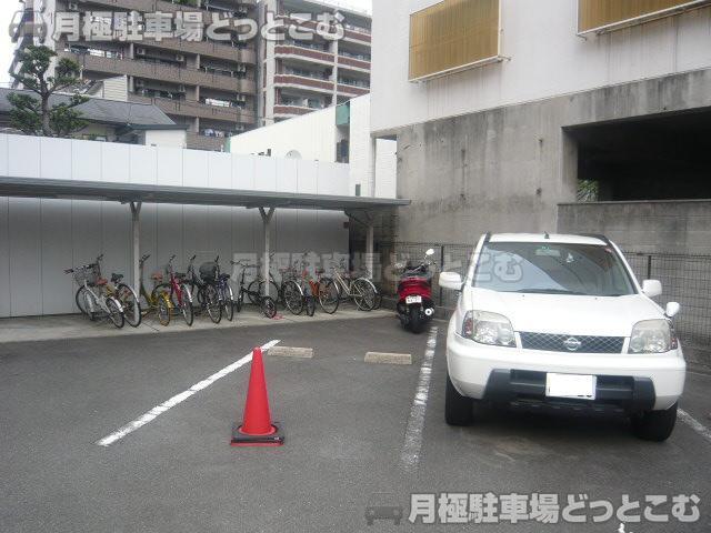 名古屋市西区那古野2丁目2420の月極駐車場2