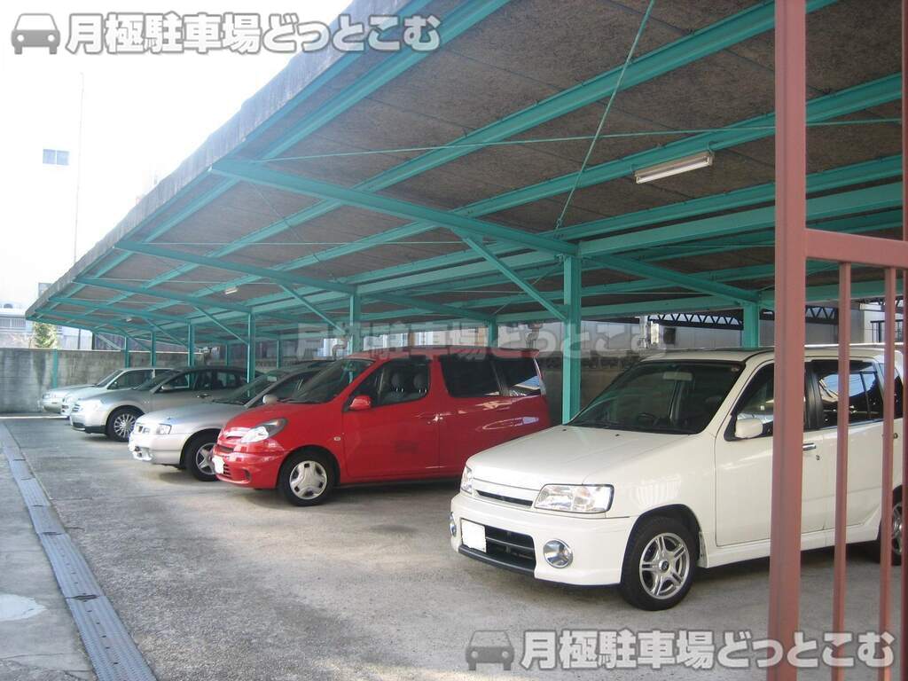 名古屋市西区菊井2丁目1-14の月極駐車場2