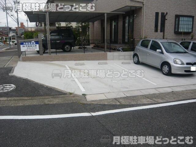 名古屋市名東区豊が丘25番の月極駐車場3