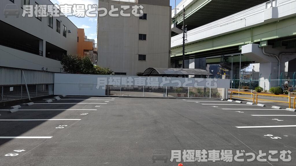 名古屋市中村区名駅南3丁目1426-1の月極駐車場3
