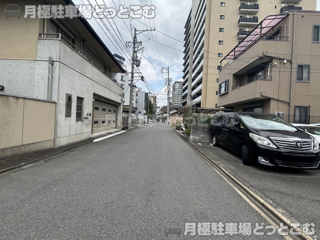 名古屋市東区葵2-3-43の月極駐車場3