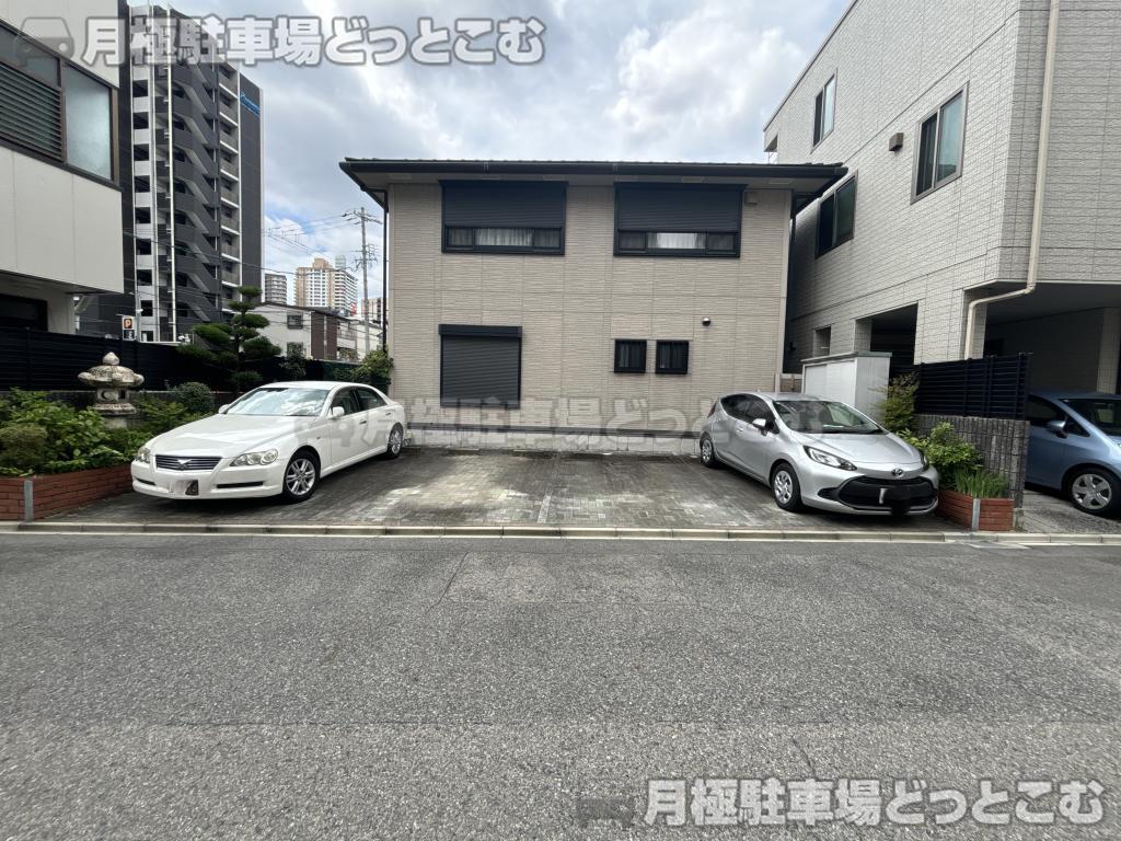 名古屋市東区葵2-316の月極駐車場1