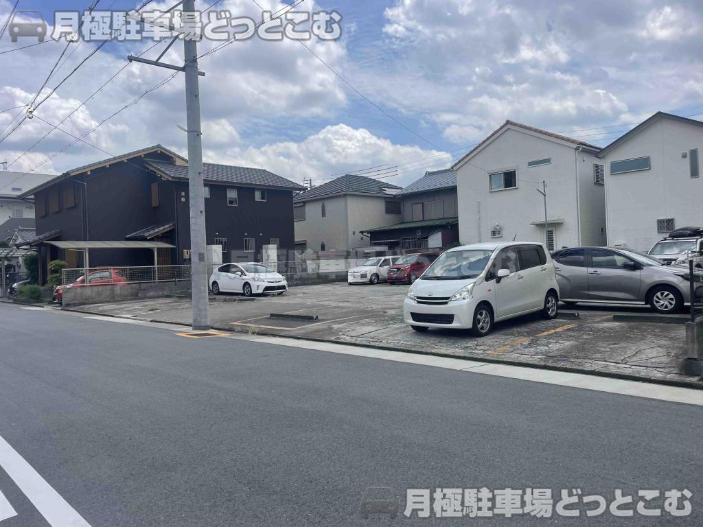 名古屋市中村区向島町2-32、33の月極駐車場1
