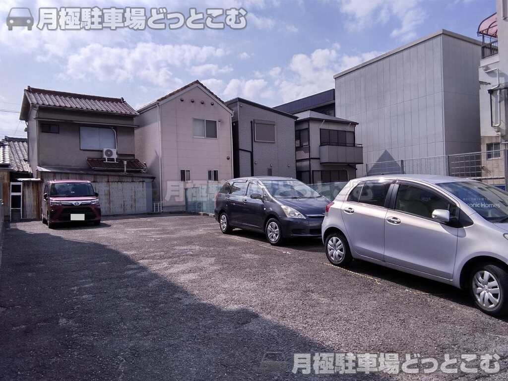 名古屋市中川区尾頭橋4丁目614-2の月極駐車場2