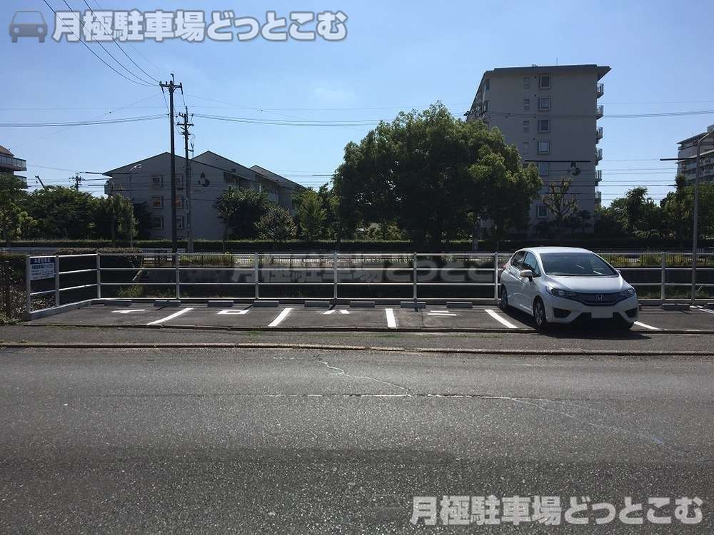 名古屋市瑞穂区牛巻町107番の5の月極駐車場1