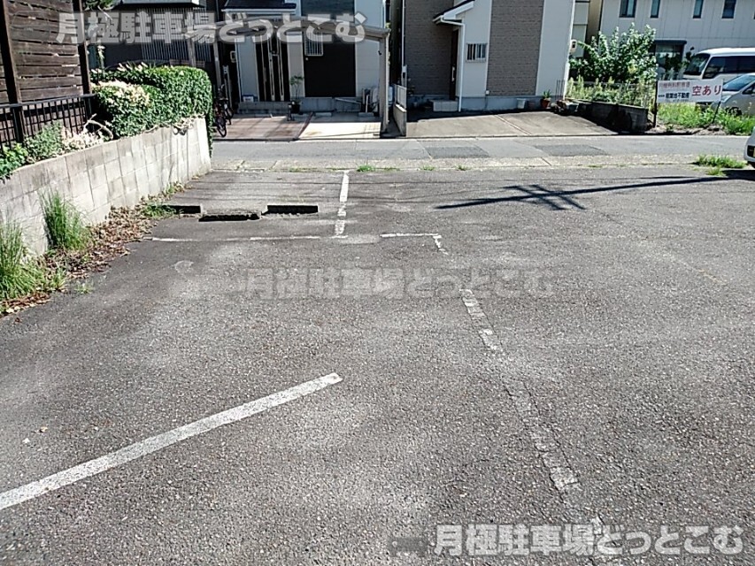 名古屋市中村区稲葉地町5丁目103の月極駐車場5