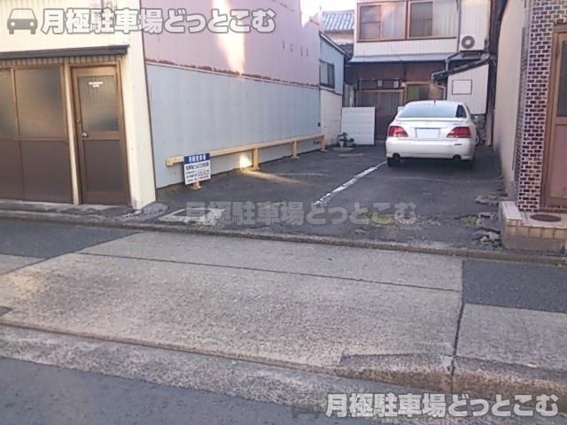 名古屋市西区菊井2丁目2516の月極駐車場2