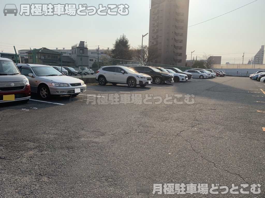名古屋市中川区西日置2-1401の月極駐車場2