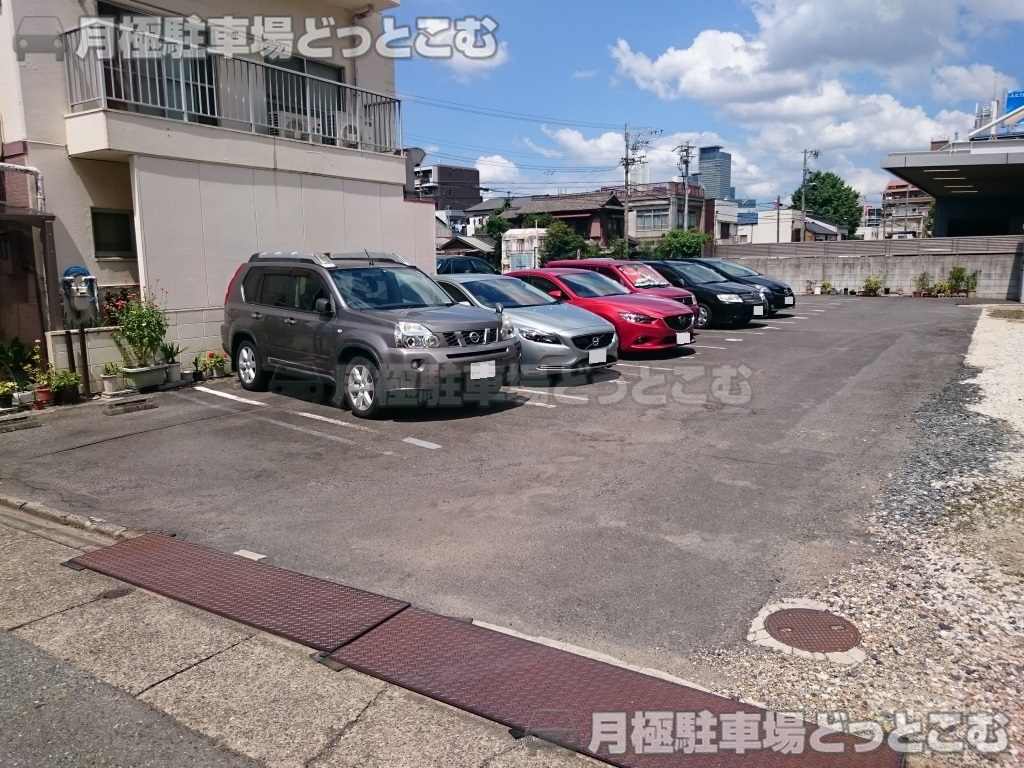 名古屋市中川区西日置2丁目208-1,208-2の月極駐車場3